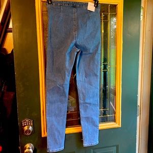 Skinny jeans pocketless